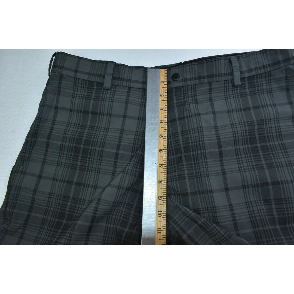 Nike Golf Tour Performance Mens Shorts Size 35 Gray/Black Plaid Chino Flat Front